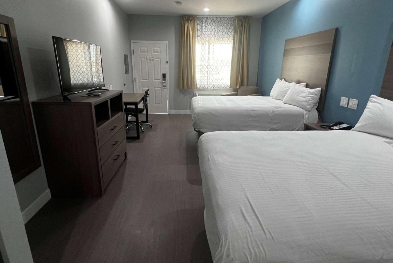Baymont By Wyndham Freeport Texas Exterior foto