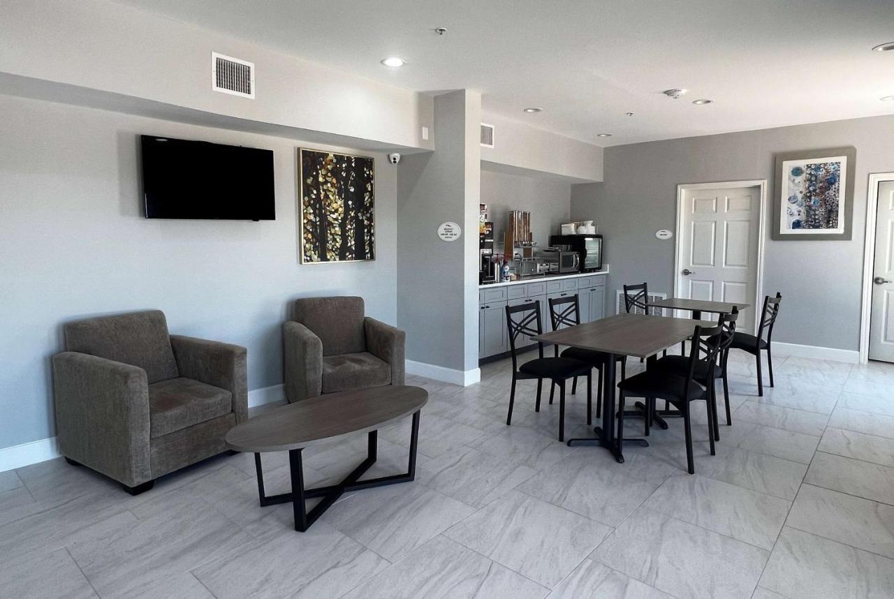 Baymont By Wyndham Freeport Texas Exterior foto