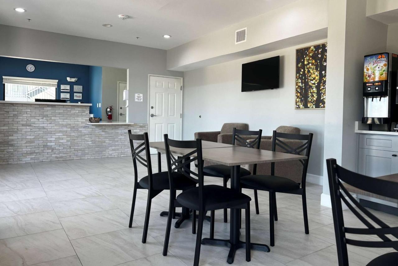 Baymont By Wyndham Freeport Texas Exterior foto