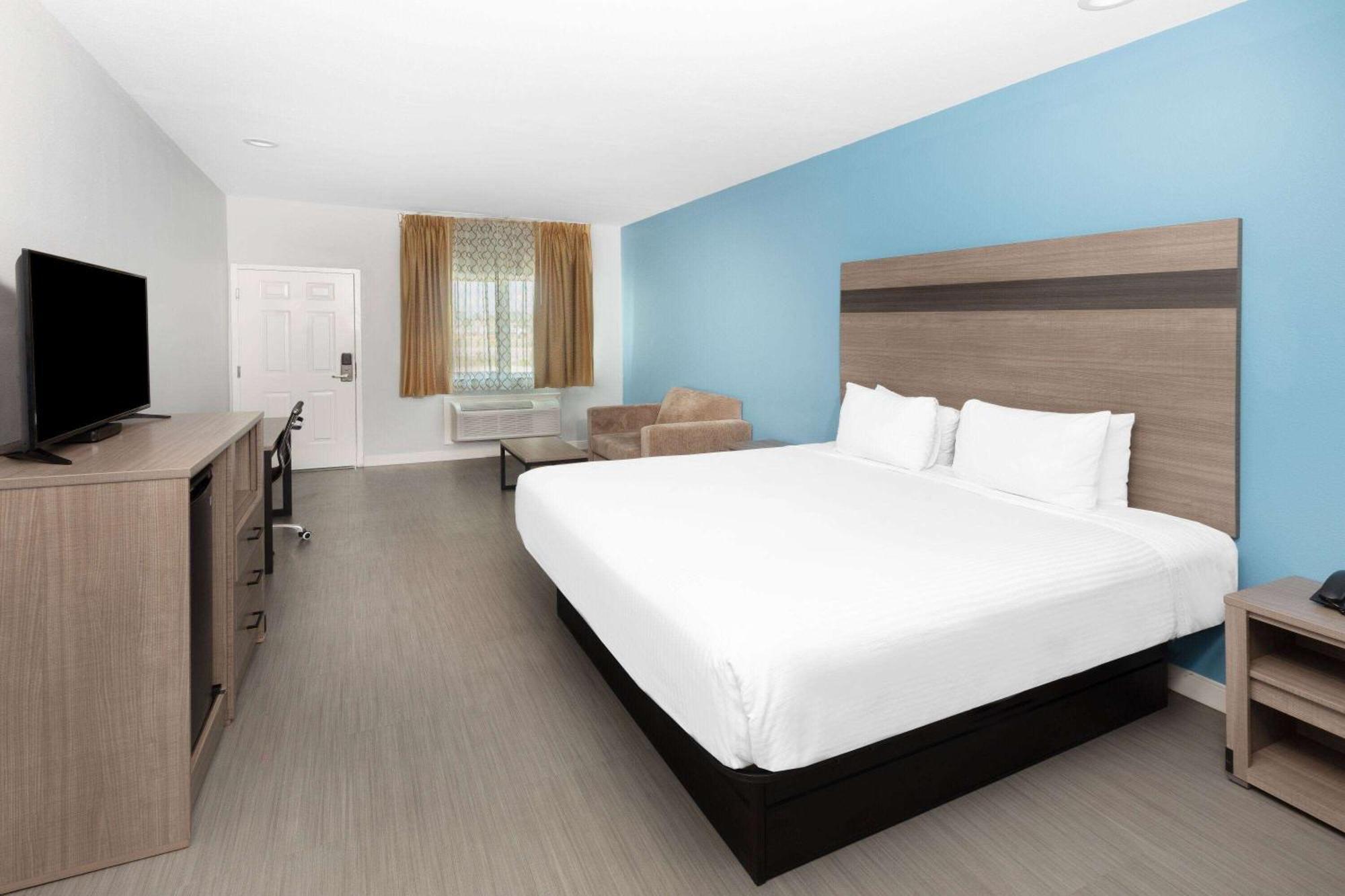 Baymont By Wyndham Freeport Texas Exterior foto