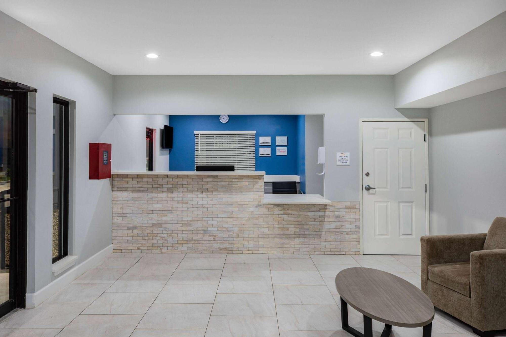 Baymont By Wyndham Freeport Texas Exterior foto