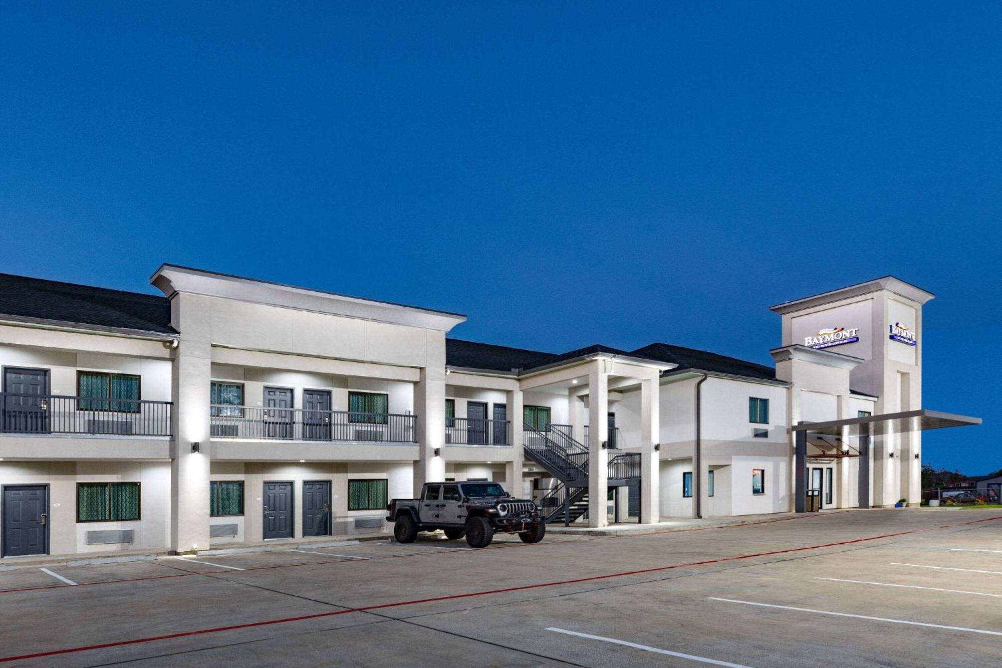 Baymont By Wyndham Freeport Texas Exterior foto